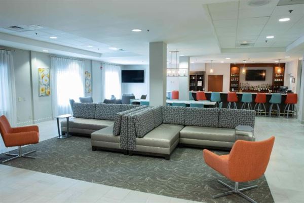 Holiday Inn Hotel & Suites Raleigh-Cary (I-40 @Walnut St)