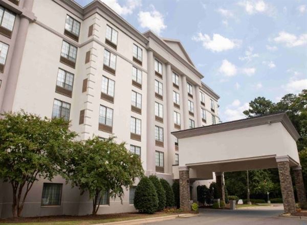 Holiday Inn Hotel & Suites Raleigh-Cary (I-40 @Walnut St)