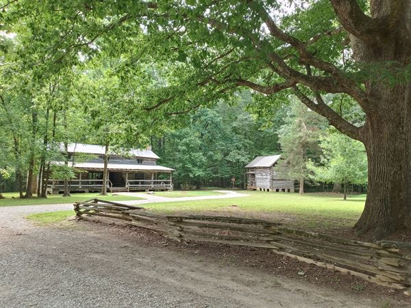 Hillwood at Davies Manor