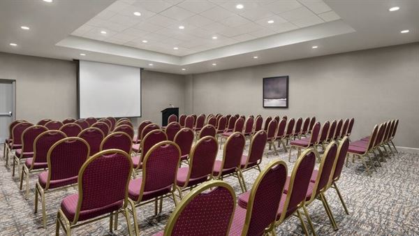 Embassy Suites Cleveland Rockside