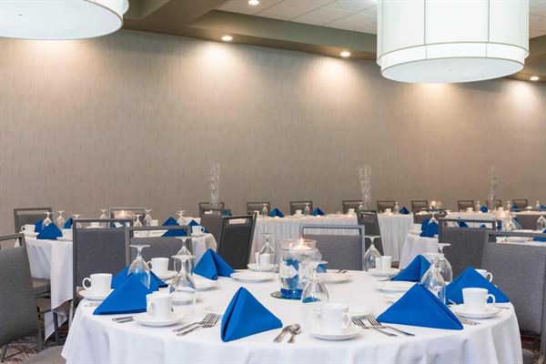 Sonesta Hotel Grand Rapids Airport