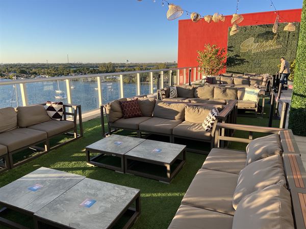 Sunset Club Rooftop & Lounge