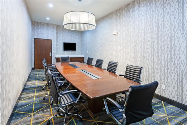 Holiday Inn and Suites McKinney- Fairview