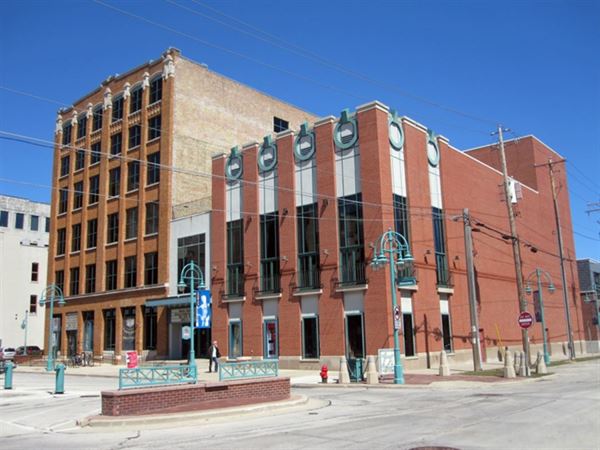 Skylight Music Theatre