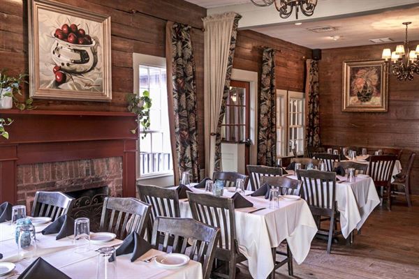 Milton's Cuisine & Cocktails