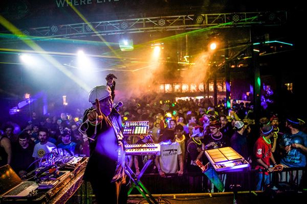 George's Majestic Lounge