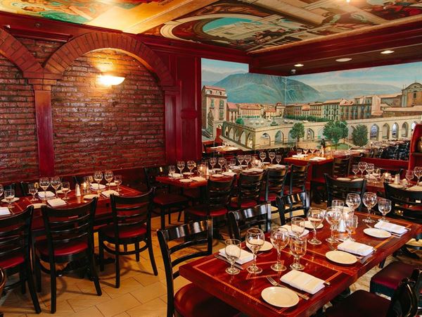 Lucia Ristorante And Bar