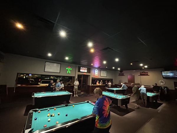 Marios bar and grill