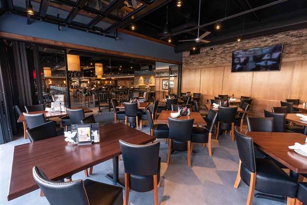 Bar Louie-La Centerra at Cinco Ranch