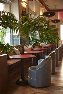 Cafe Basque Bar & Lounge