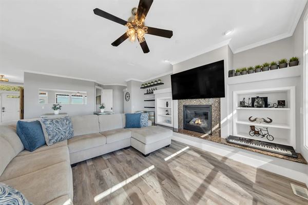 Luxe & Comfy Vineyard Estate ~ Breathtaking Views!