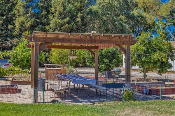 Luxe & Comfy Vineyard Estate ~ Breathtaking Views!