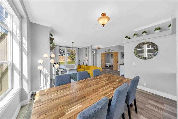 Luxe & Comfy Vineyard Estate ~ Breathtaking Views!