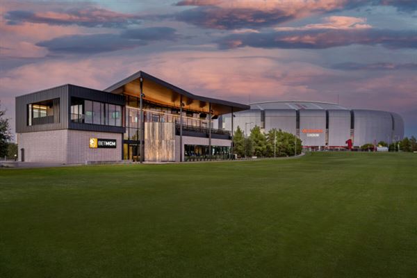 Flanker Kitchen + Sports Bar