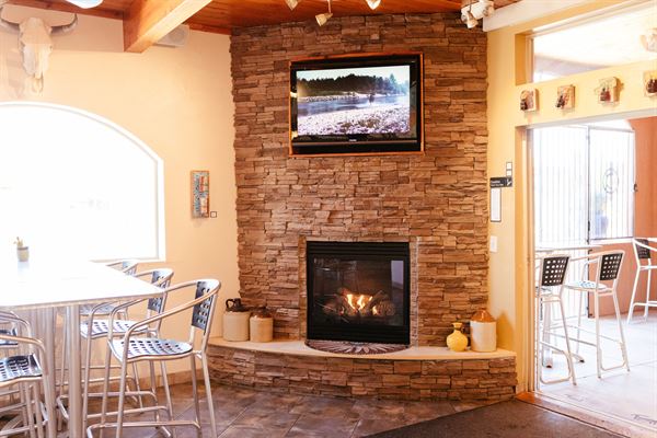 Circle D Motel & Eatery