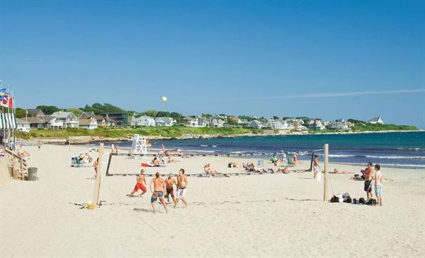 Newport Beach Hotel and Suites