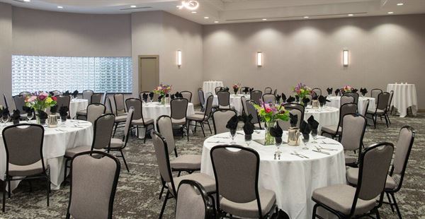 Delta Hotels by Marriott Detroit Novi