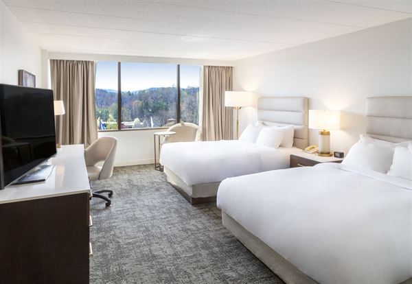 DoubleTree by Hilton Hotel Charlottesville