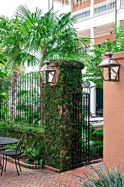 Peninsula Grill and The Planters Inn