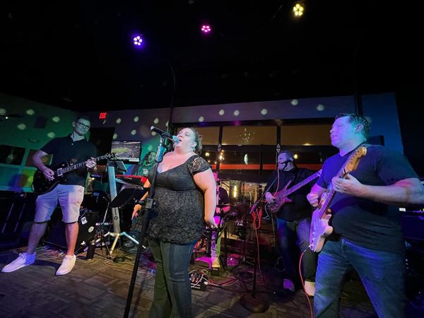 Splitsville | Bowling, Golf Simulators, Darts & Live Music with Howl at the Moon!