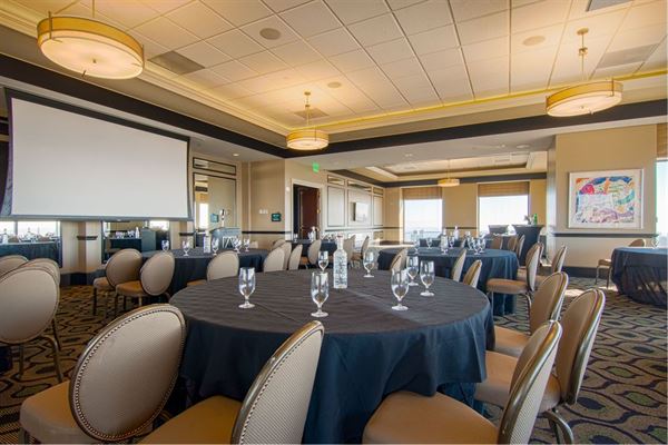 The University Club Atop Symphony Towers