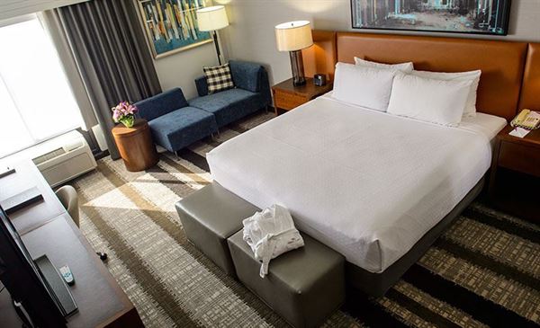 Crowne Plaza Dulles Airport