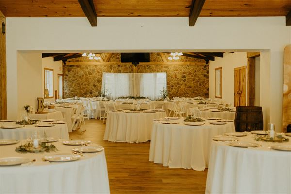 Whitetail Lodge And Banquet Hall