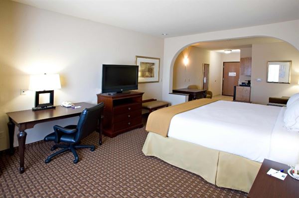 Holiday Inn Express & Suites Kingsville
