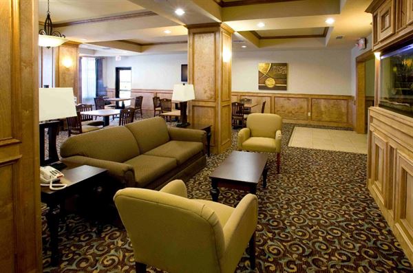 Holiday Inn Express & Suites Kingsville