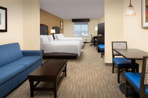 Holiday Inn Express & Suites Uvalde