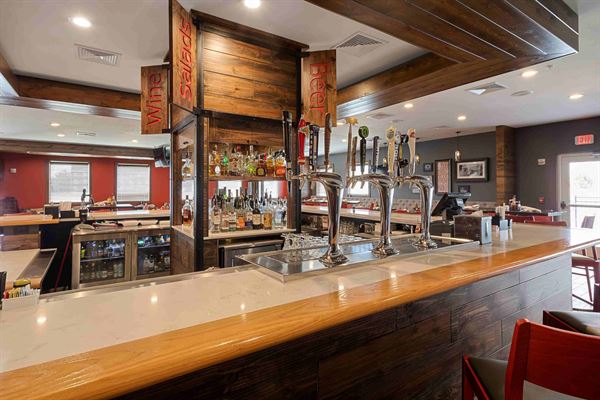 Holiday Inn and Suites Decatur/ Forsyth