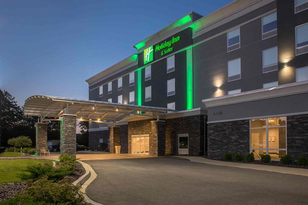 Holiday Inn and Suites Decatur/ Forsyth