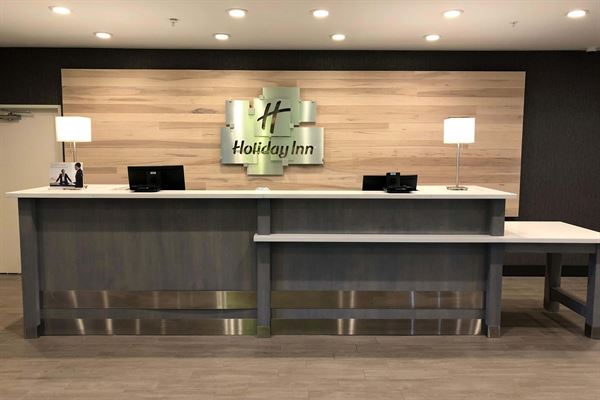 Holiday Inn and Suites Decatur/ Forsyth