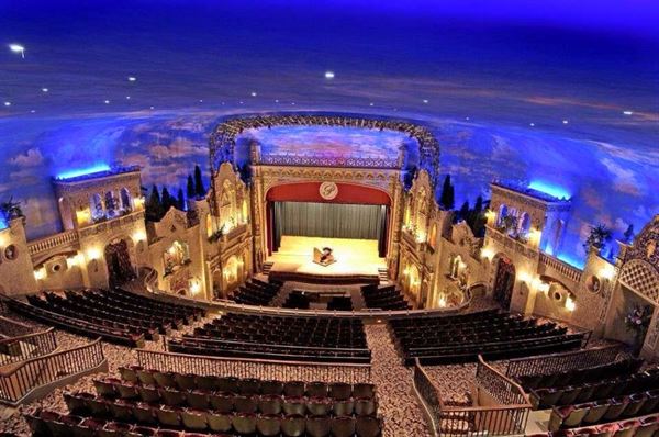 The Paramount Theatre Centre