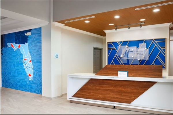 Holiday Inn Express & Suites Port St. Lucie West