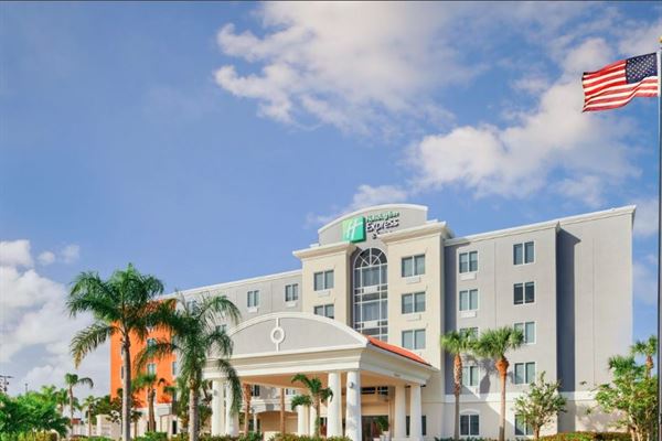 Holiday Inn Express & Suites Port St. Lucie West