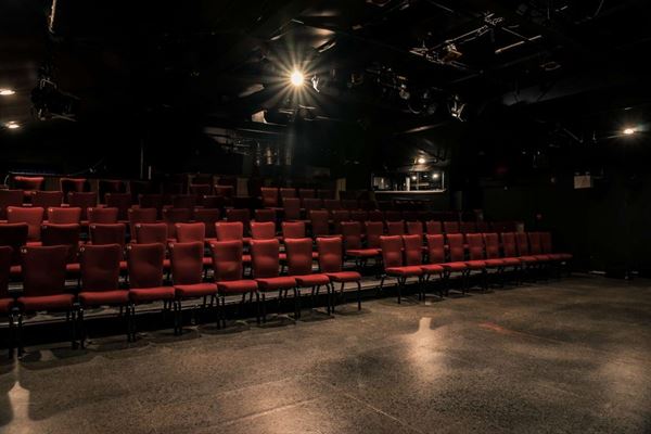 Shallow Bay Motel & Cabins