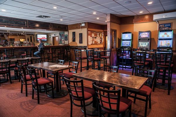 Shallow Bay Motel & Cabins