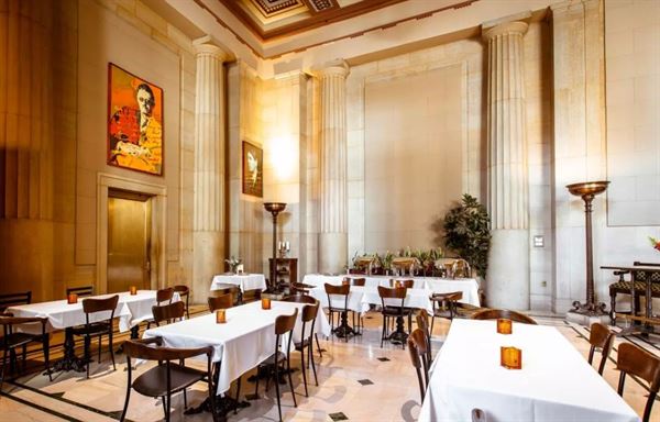 Tír na nÓg Irish Bar & Grill