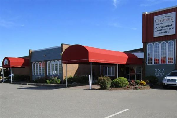 The Claymore Inn & Suites