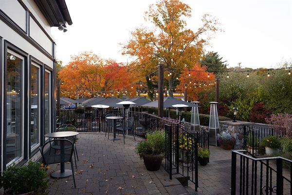 Restaurant Oak + Almond