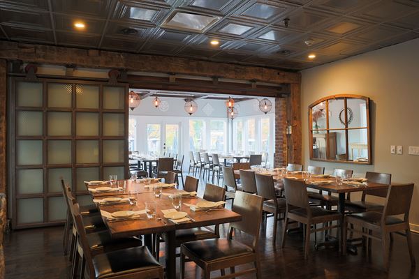 Restaurant Oak + Almond