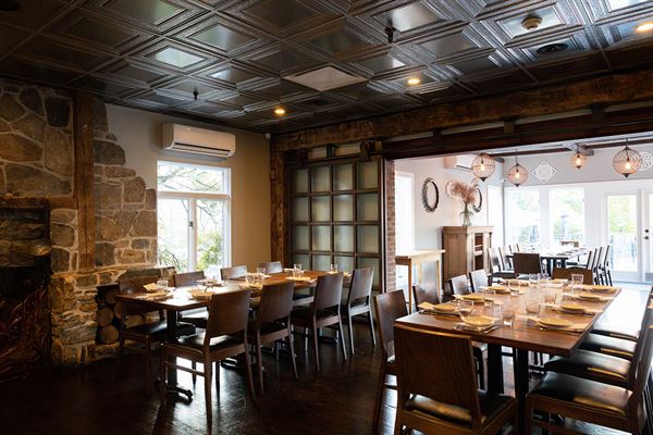 Restaurant Oak + Almond