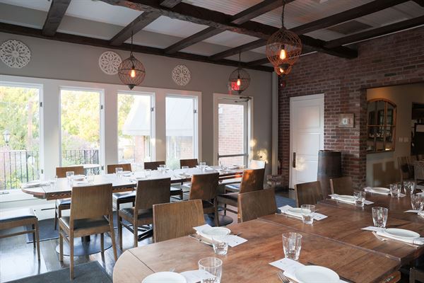 Restaurant Oak + Almond