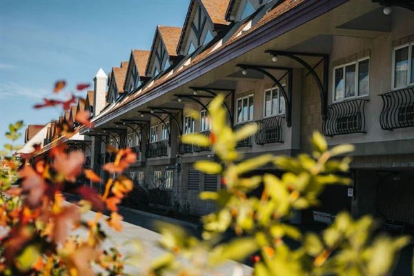 The Canmore Inn & Suites