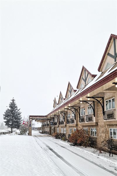 The Canmore Inn & Suites