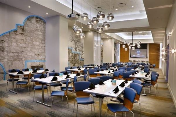 Dave & Buster's Rivercenter