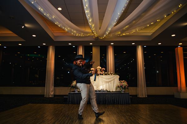 queendoq the Wedding DJ