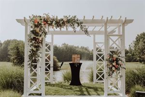 the Arbor at the Pond