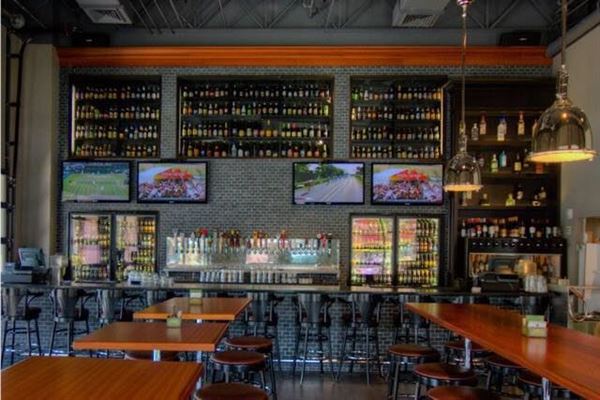 Taps Restaurant Bar & Lounge